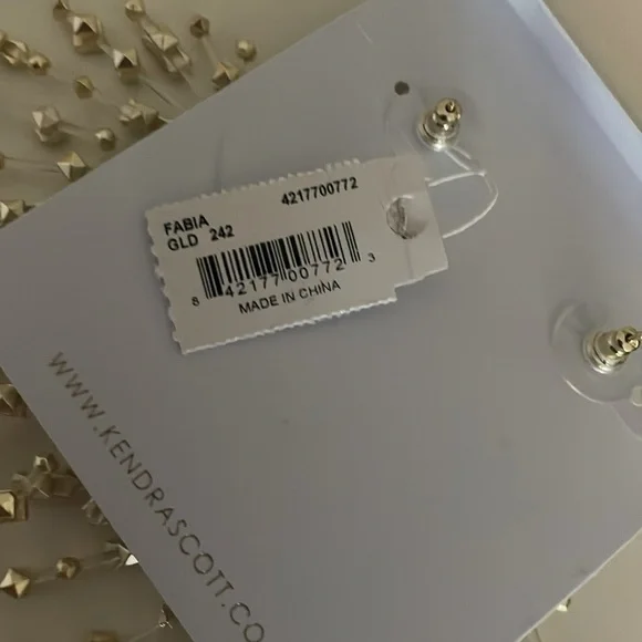 Kendra Scott Fabia Statement Earrings in Gold - Picture 4 of 7